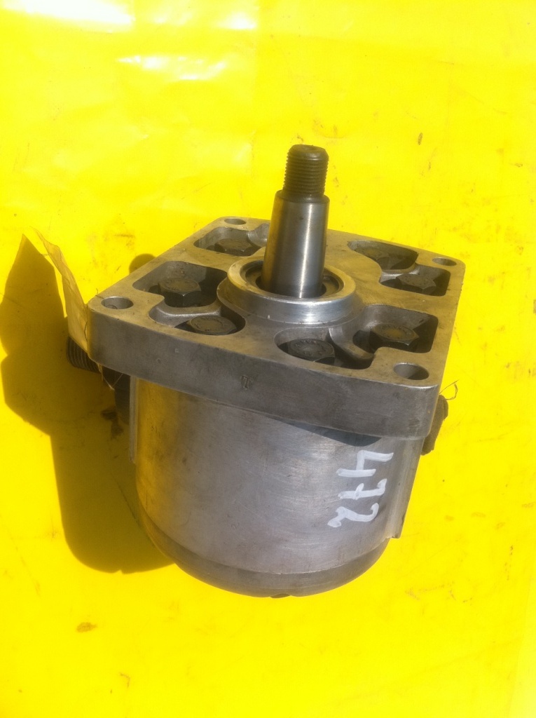 TUROLLA SUNDSTRAND 3563G15427 - Pompe hydraulique pour Engins de chantier: photos 1 TUROLLA SUNDSTRAND 3563G15427 - Pompe hydraulique pour Engins de chantier: photos 1