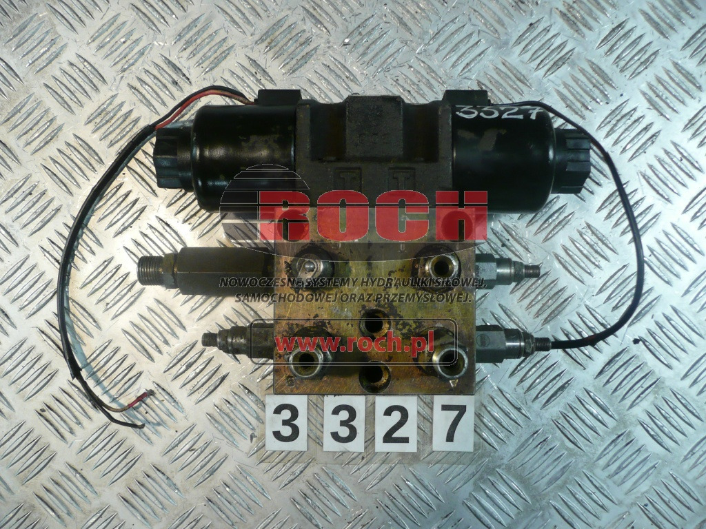 VOLVO SK-G03-CZY-MD28G-J3-01 14551805 - 1 SEKCYJYNY + 28D + PAT4742846 - Valve hydraulique: photos 1 VOLVO SK-G03-CZY-MD28G-J3-01 14551805 - 1 SEKCYJYNY + 28D + PAT4742846 - Valve hydraulique: photos 1