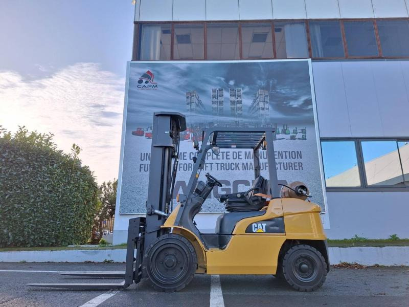 Caterpillar GP30NTD - Chariot élévateur à gaz: photos 3 Caterpillar GP30NTD - Chariot élévateur à gaz: photos 3