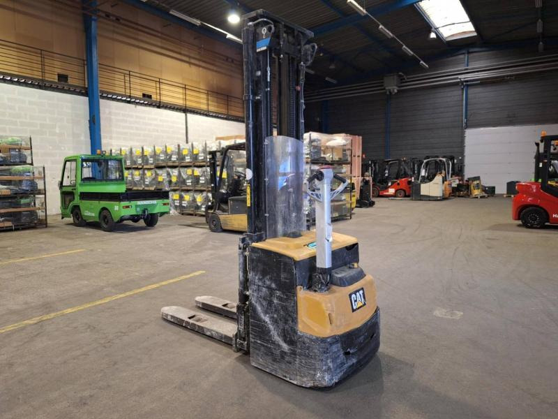 Caterpillar NSP16N2 - Gerbeur: photos 1 Caterpillar NSP16N2 - Gerbeur: photos 1