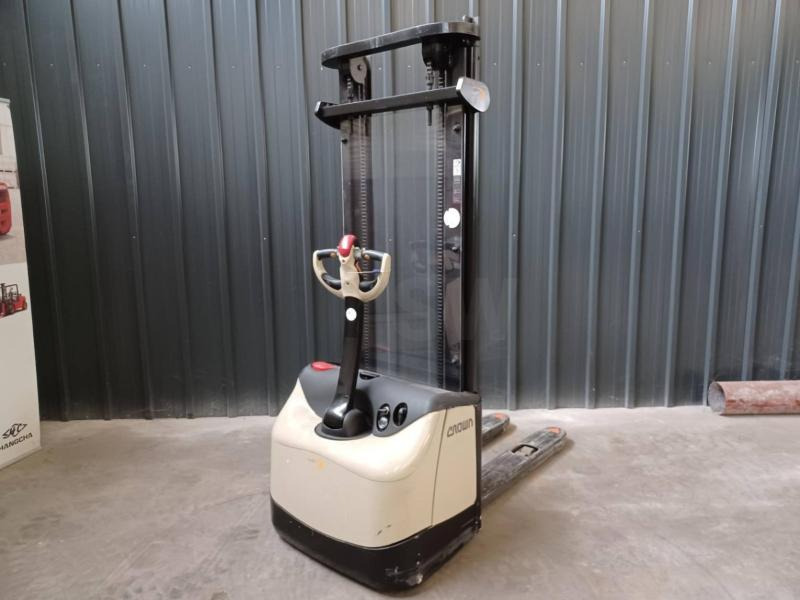 Crown WF3000-1.0FT - Gerbeur: photos 1 Crown WF3000-1.0FT - Gerbeur: photos 1