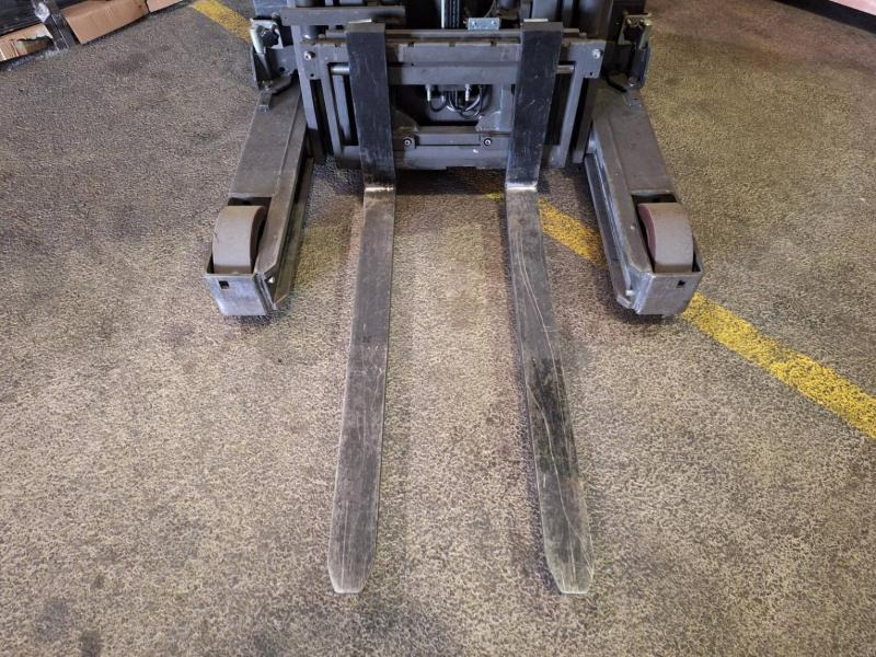 Chariot à mât rétractable UniCarriers UHD-200-DTFVXF-955: photos 19