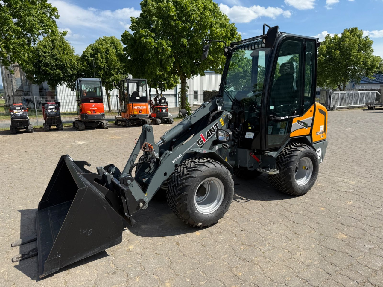 Giant G2500 HD X-TRA, Bj 20, SW, Schaufel, Gabel - Chargeuse sur pneus: photos 1 Giant G2500 HD X-TRA, Bj 20, SW, Schaufel, Gabel - Chargeuse sur pneus: photos 1