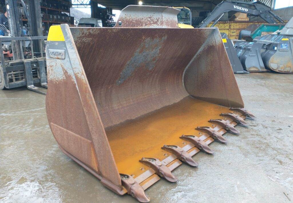 Volvo GP Schaufel 3,8/4,2m³ - Godet pour chargeur pour Engins de chantier: photos 1 Volvo GP Schaufel 3,8/4,2m³ - Godet pour chargeur pour Engins de chantier: photos 1