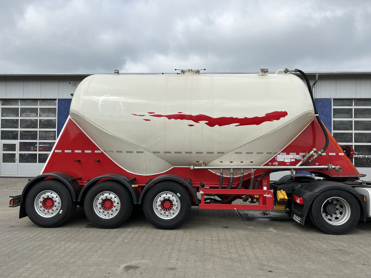 FELDBINDER O.ME.P.S. CM27 Zementsilo 3 Achse - Citerne pulvérulente: photos 2 FELDBINDER O.ME.P.S. CM27 Zementsilo 3 Achse - Citerne pulvérulente: photos 2