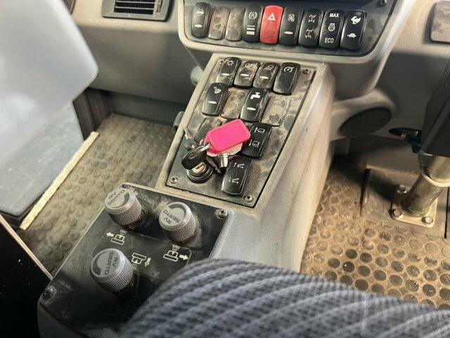 Balayeuse de voirie Hako Citymaster CM 2200 Kehrmaschine 2 m³: photos 6
