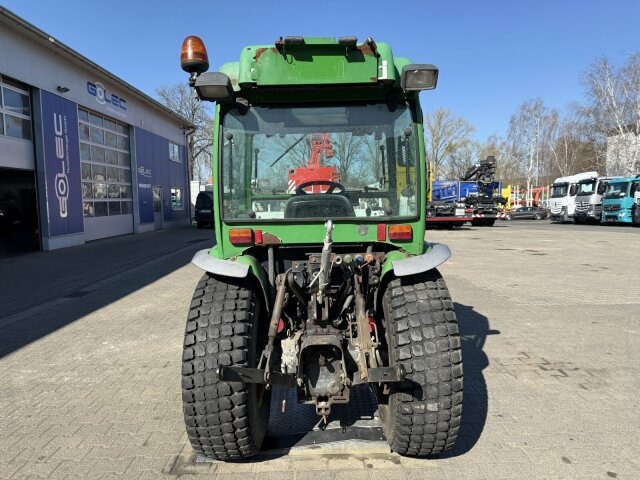 Tracteur communal John Deere 3520 Kommunaltrak. Frontkraftheber Kuppeldreieck: photos 10 Tracteur communal John Deere 3520 Kommunaltrak. Frontkraftheber Kuppeldreieck: photos 10