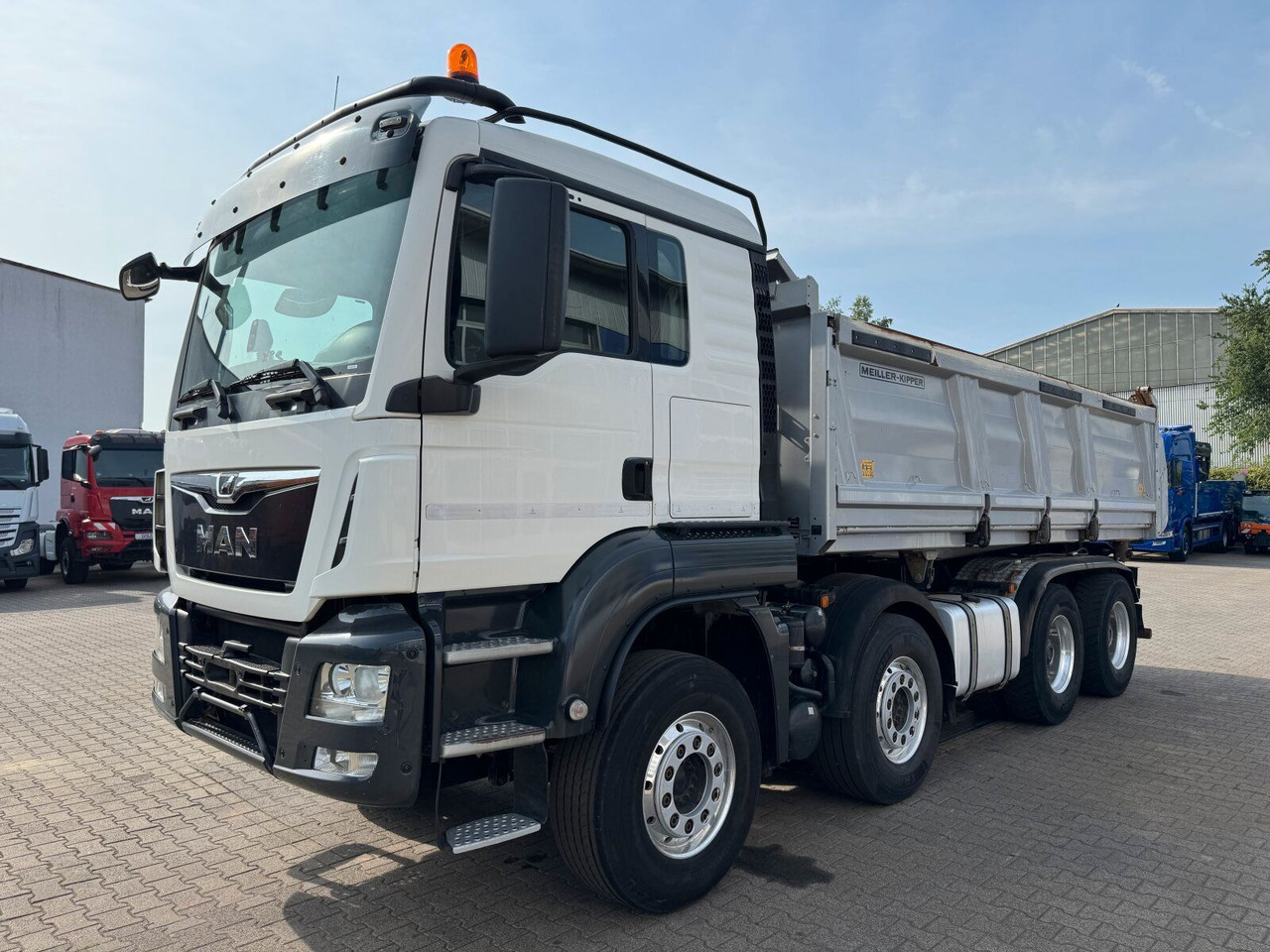 MAN TGS 35.460 8x4 BL Kipper Meiller Bordmatik - Camion benne: photos 2 MAN TGS 35.460 8x4 BL Kipper Meiller Bordmatik - Camion benne: photos 2