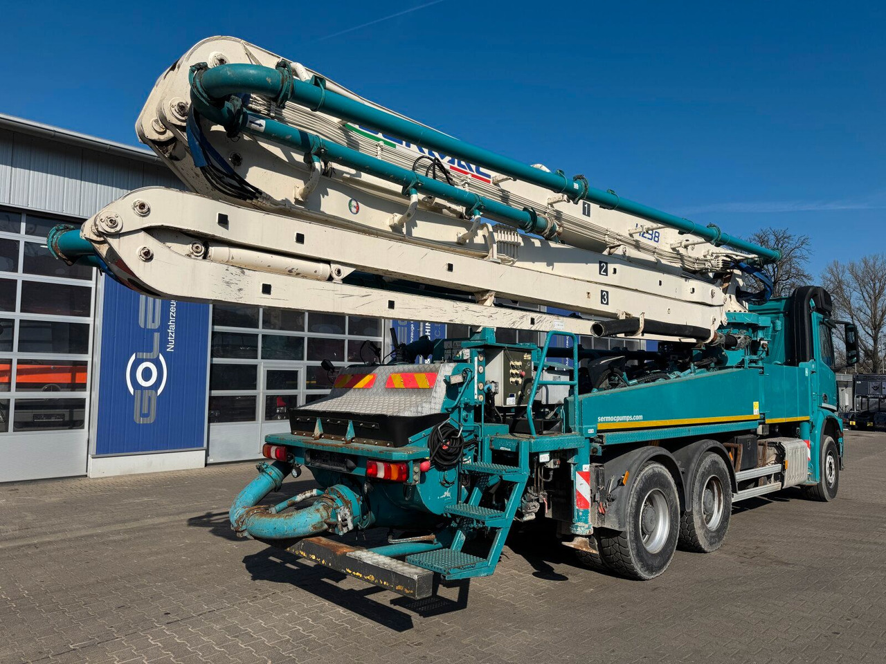 Mercedes-Benz AROCS 2836 6x4 Euro 6 Betonpumpe SERMAC 4Z38 - Camion pompe: photos 4 Mercedes-Benz AROCS 2836 6x4 Euro 6 Betonpumpe SERMAC 4Z38 - Camion pompe: photos 4