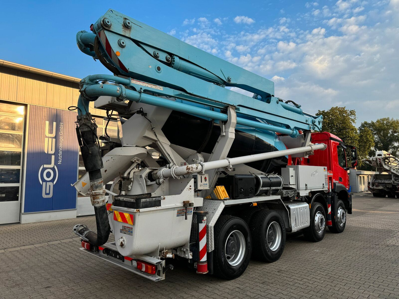 Mercedes-Benz AROCS 3243 8x4 Euro 6 Pumi Putzmeister TMM 24-3 - Camion pompe: photos 5 Mercedes-Benz AROCS 3243 8x4 Euro 6 Pumi Putzmeister TMM 24-3 - Camion pompe: photos 5