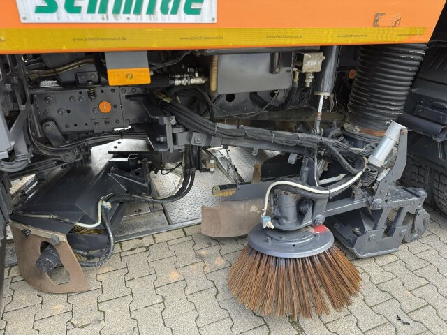 Mercedes-Benz Atego 1324 4x2 Kehrmaschine Schmidt SKF S7B 7 m³ - Balayeuse de voirie: photos 3 Mercedes-Benz Atego 1324 4x2 Kehrmaschine Schmidt SKF S7B 7 m³ - Balayeuse de voirie: photos 3