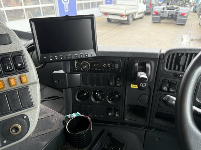 Scania P230 Kehrmaschine Johnston VT605- 6 M³ - Balayeuse de voirie: photos 4 Scania P230 Kehrmaschine Johnston VT605- 6 M³ - Balayeuse de voirie: photos 4