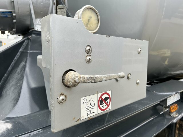 Schwing Stetter Betonmischer Auflieger 10 m³ - Semi-remorque malaxeur: photos 4 Schwing Stetter Betonmischer Auflieger 10 m³ - Semi-remorque malaxeur: photos 4