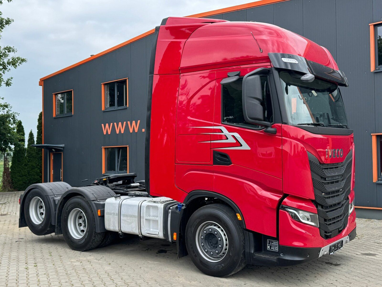 Iveco S-WAY 570 6x2 EURO6 BOOGIE Kipphydraulik - Tracteur routier: photos 1 Iveco S-WAY 570 6x2 EURO6 BOOGIE Kipphydraulik - Tracteur routier: photos 1