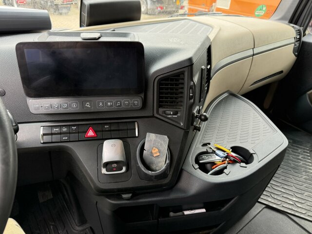 Mercedes-Benz ACTROS 1846 4x4 HAD Eur 6 Kipphydraulik Retarder - Tracteur routier: photos 3 Mercedes-Benz ACTROS 1846 4x4 HAD Eur 6 Kipphydraulik Retarder - Tracteur routier: photos 3