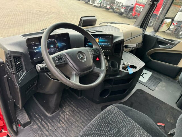 Mercedes-Benz ACTROS 1846 4x4 HAD Eur 6 Kipphydraulik Retarder - Tracteur routier: photos 2 Mercedes-Benz ACTROS 1846 4x4 HAD Eur 6 Kipphydraulik Retarder - Tracteur routier: photos 2