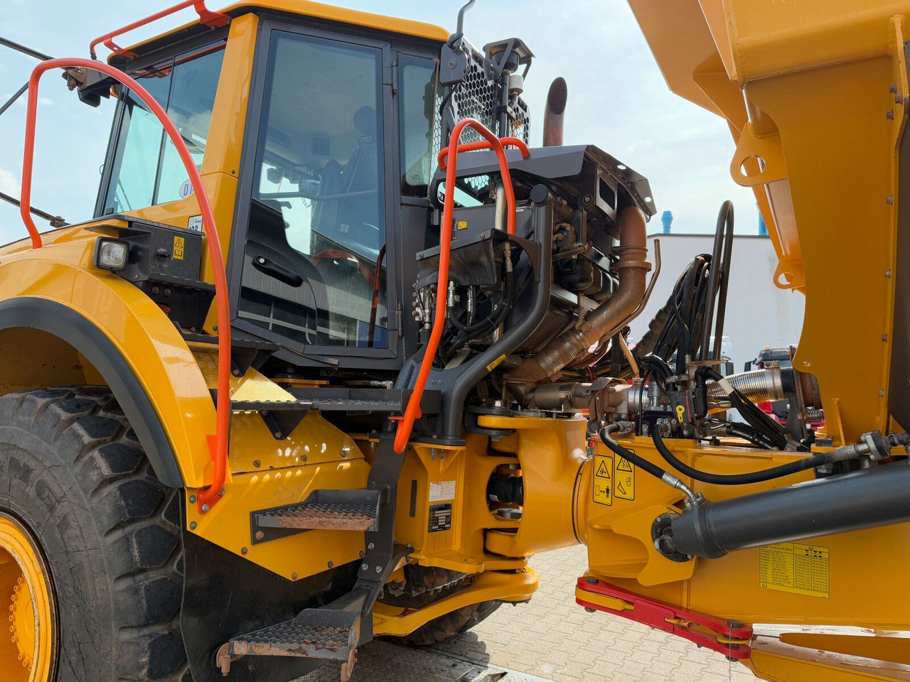 Camion multibenne Volvo A25G Dumper 9.722 h Baujahr 2021: photos 23