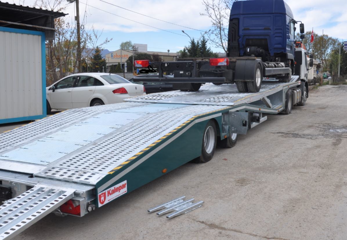 KALEPAR KLP 228V4 - 4 Loader Autotransporter - Semi-remorque porte-voitures: photos 1 KALEPAR KLP 228V4 - 4 Loader Autotransporter - Semi-remorque porte-voitures: photos 1