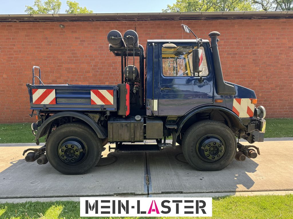 Mercedes-Benz U 1600 Zweiweg ZW 100 AHK 600t nur 14.084 km - Camion: photos 3 Mercedes-Benz U 1600 Zweiweg ZW 100 AHK 600t nur 14.084 km - Camion: photos 3