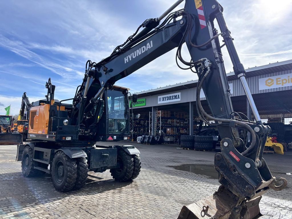 Hyundai HW170ACR Hyundai HW170ACR - Pelle sur pneus: photos 2 Hyundai HW170ACR Hyundai HW170ACR - Pelle sur pneus: photos 2