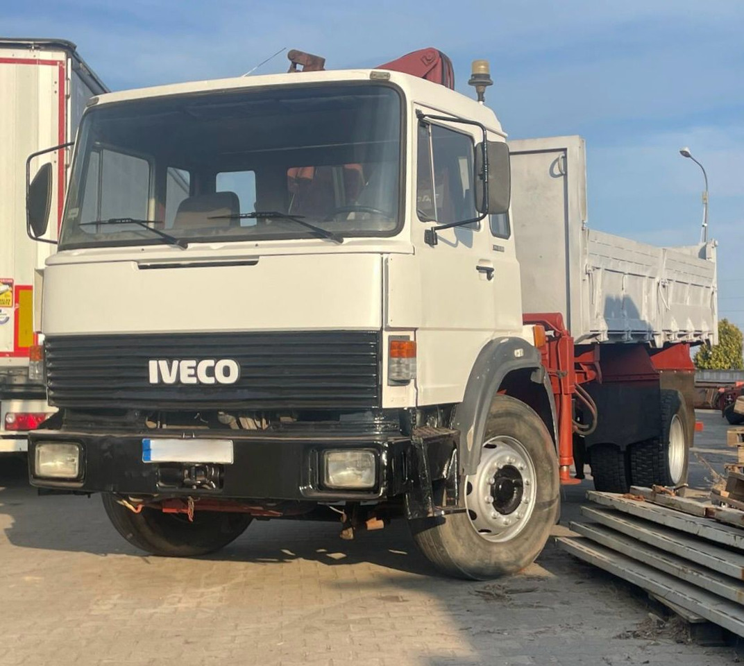 IVECO Unic - Camion benne, Camion grue: photos 3 IVECO Unic - Camion benne, Camion grue: photos 3