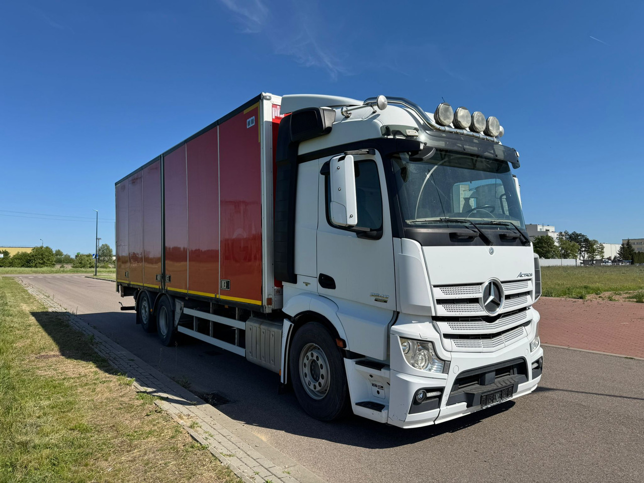 MERCEDES-BENZ ACTROS 2542 - Camion fourgon: photos 1 MERCEDES-BENZ ACTROS 2542 - Camion fourgon: photos 1