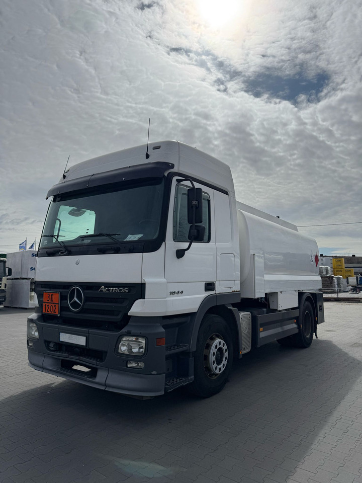 MERCEDES-BENZ Actros 1844 - Camion citerne: photos 5 MERCEDES-BENZ Actros 1844 - Camion citerne: photos 5