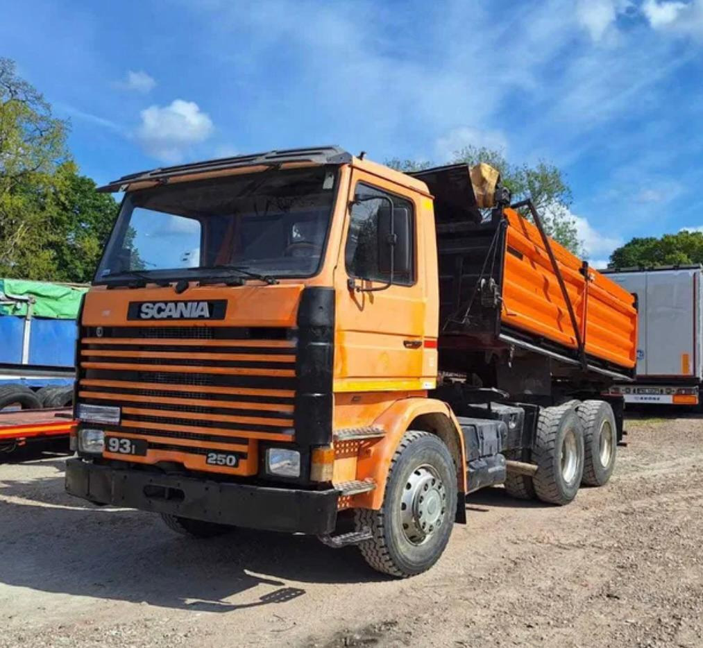 SCANIA 93.250 - Camion benne: photos 3 SCANIA 93.250 - Camion benne: photos 3