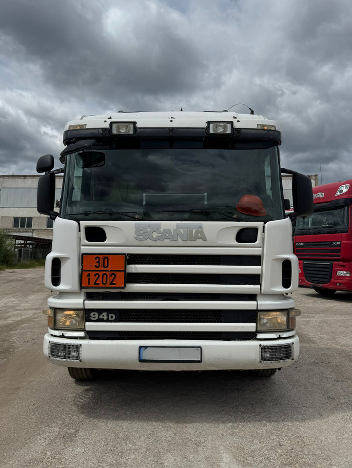 SCANIA P94 - Camion citerne: photos 2 SCANIA P94 - Camion citerne: photos 2