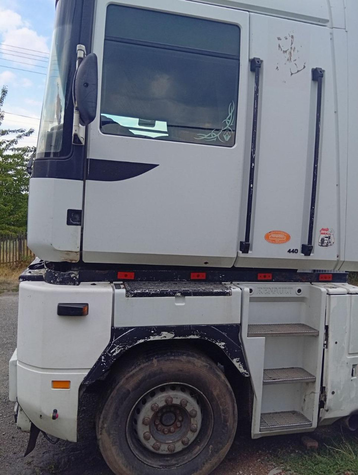RENAULT Magnum 440 - Tracteur routier: photos 5 RENAULT Magnum 440 - Tracteur routier: photos 5