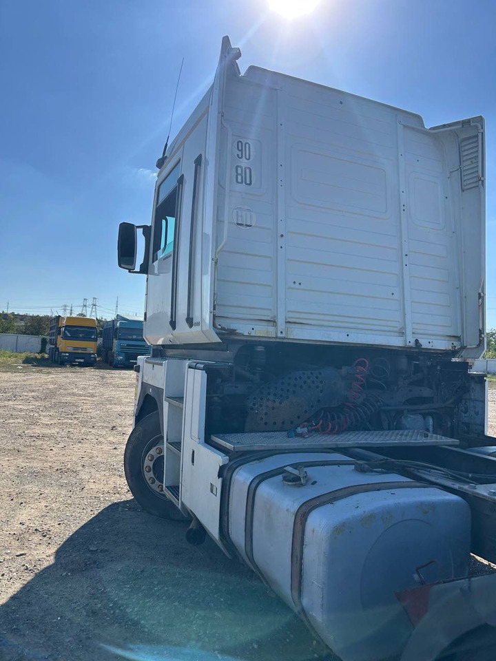 RENAULT Magnum 440 - Tracteur routier: photos 5 RENAULT Magnum 440 - Tracteur routier: photos 5