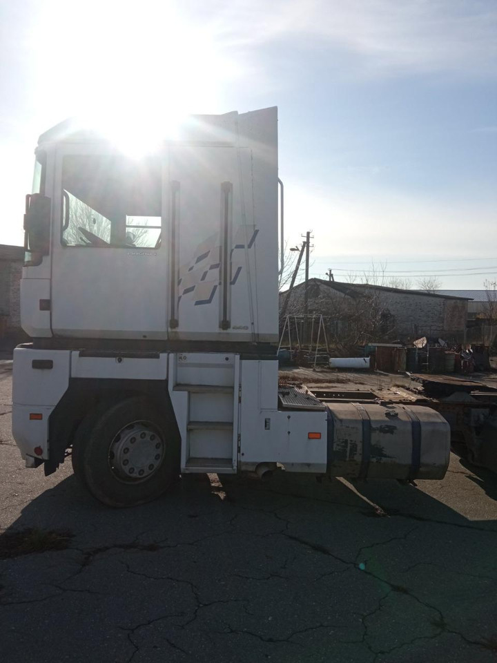 RENAULT Magnum 440 ID1602S - Tracteur routier: photos 3 RENAULT Magnum 440 ID1602S - Tracteur routier: photos 3