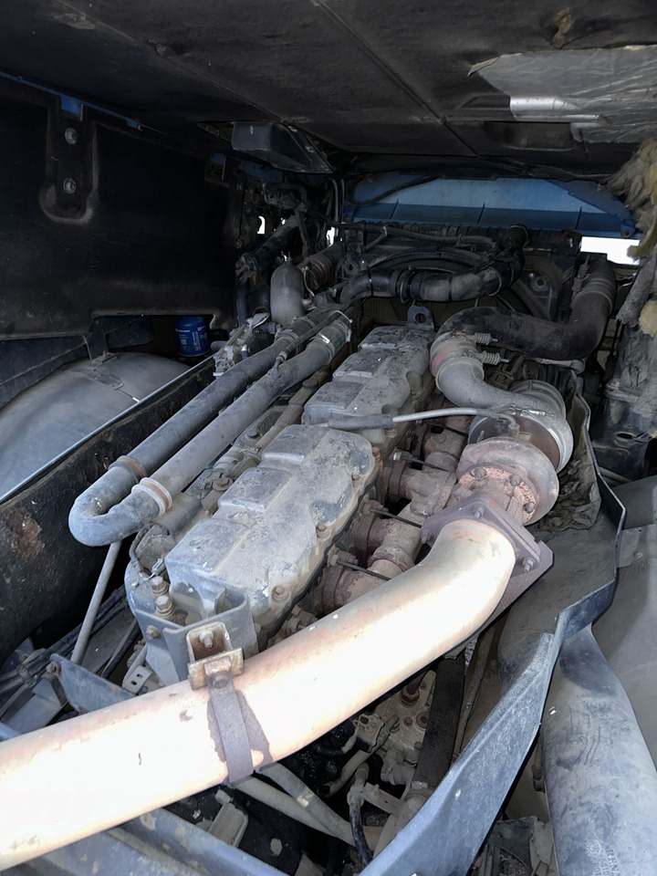 Tracteur routier RENAULT Magnum 440 | ID1646S: photos 11 Tracteur routier RENAULT Magnum 440 | ID1646S: photos 11