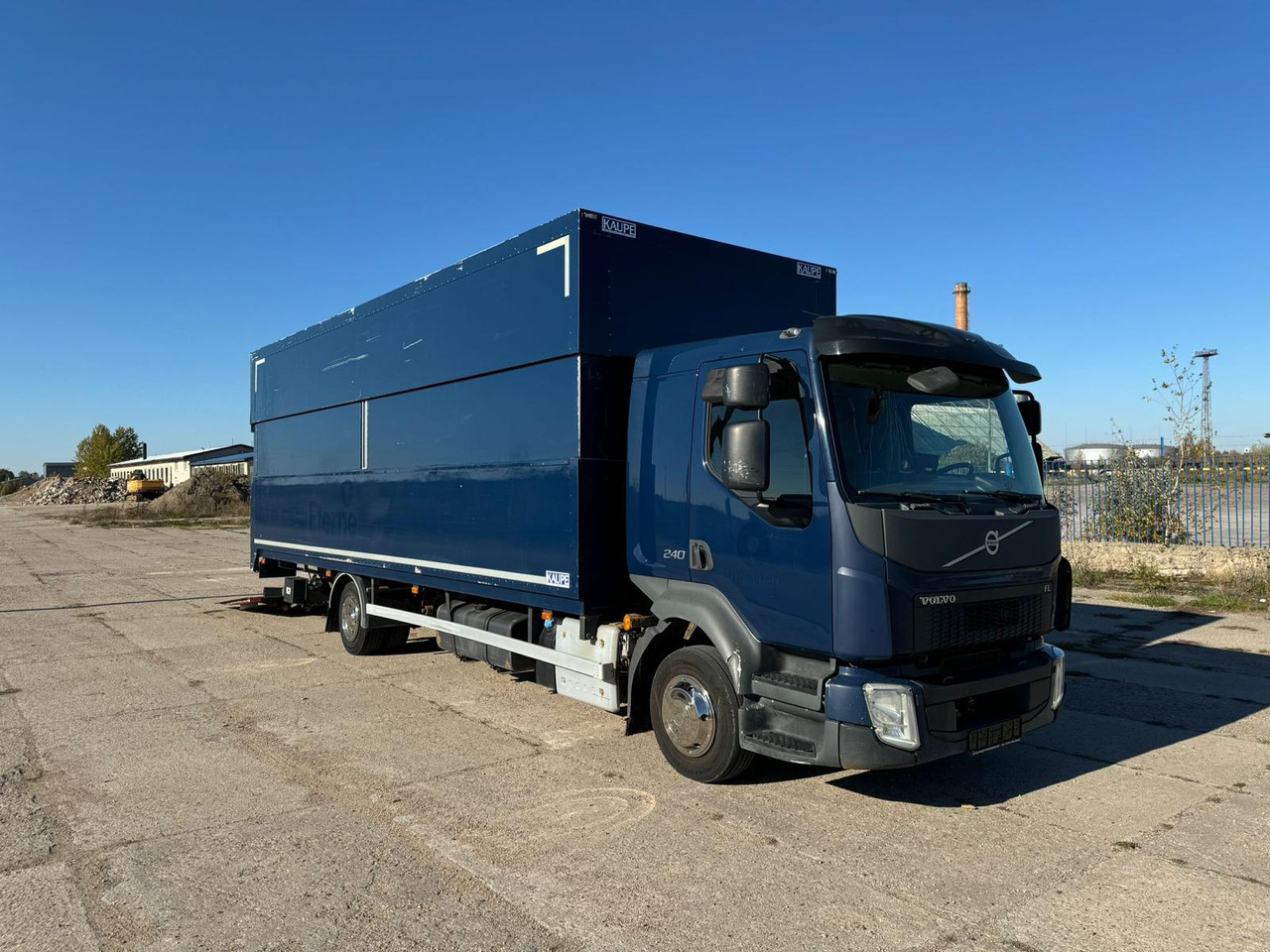 VOLVO FL 240 - Camion fourgon: photos 1 VOLVO FL 240 - Camion fourgon: photos 1
