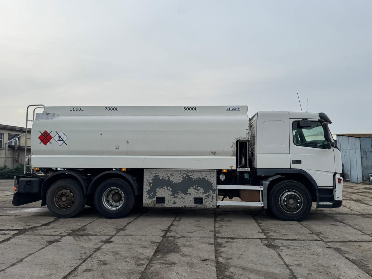 VOLVO FM12.380 - Camion citerne: photos 3 VOLVO FM12.380 - Camion citerne: photos 3