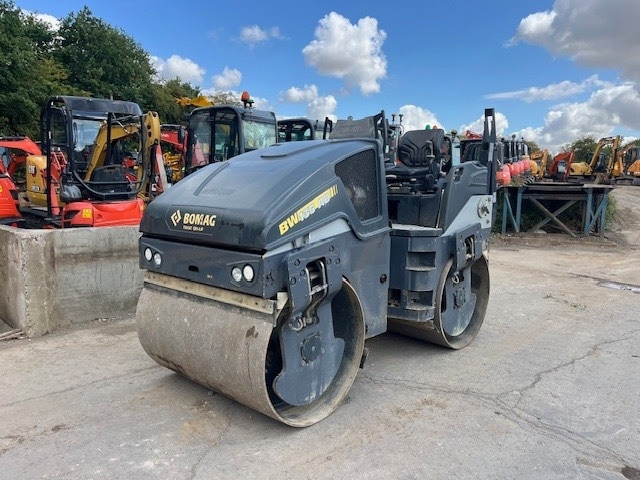 Rouleau compresseur Bomag BW 135 AD-5: photos 6