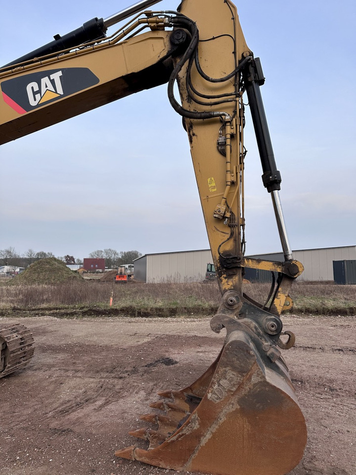 Pelle sur chenille CATERPILLAR 323 EL Deutsche Maschine! Top !!!: photos 37