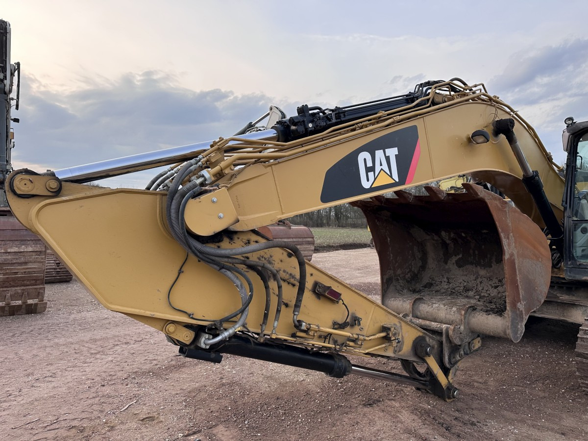 Pelle sur chenille CATERPILLAR 323 EL Deutsche Maschine! Top !!!: photos 40
