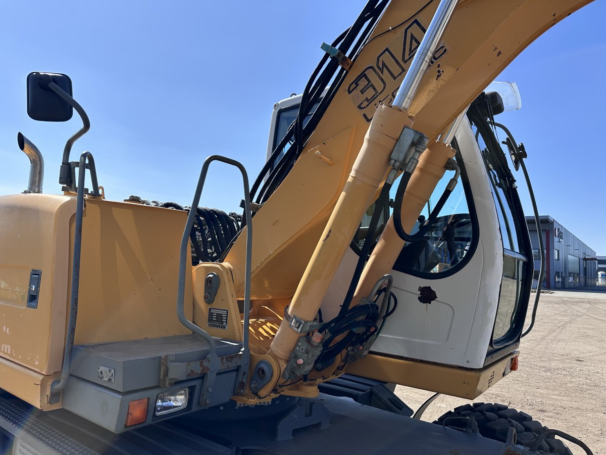 LIEBHERR A 314 All hydr. lines SW 33- 30 Km/h en crédit-bail LIEBHERR A 314 All hydr. lines SW 33- 30 Km/h: photos 34