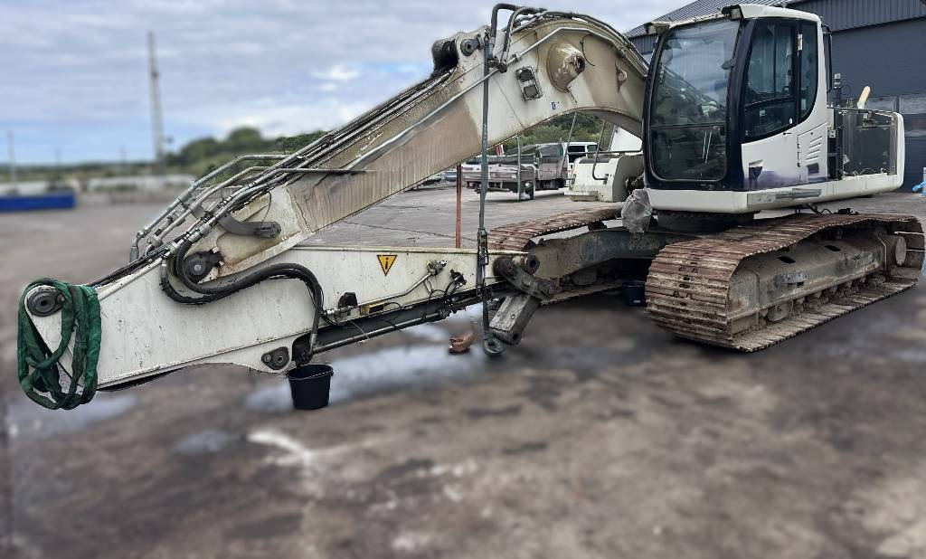 Liebherr 914 924 916 926 for parts breaking dismantling - Pelle sur chenille: photos 1 Liebherr 914 924 916 926 for parts breaking dismantling - Pelle sur chenille: photos 1