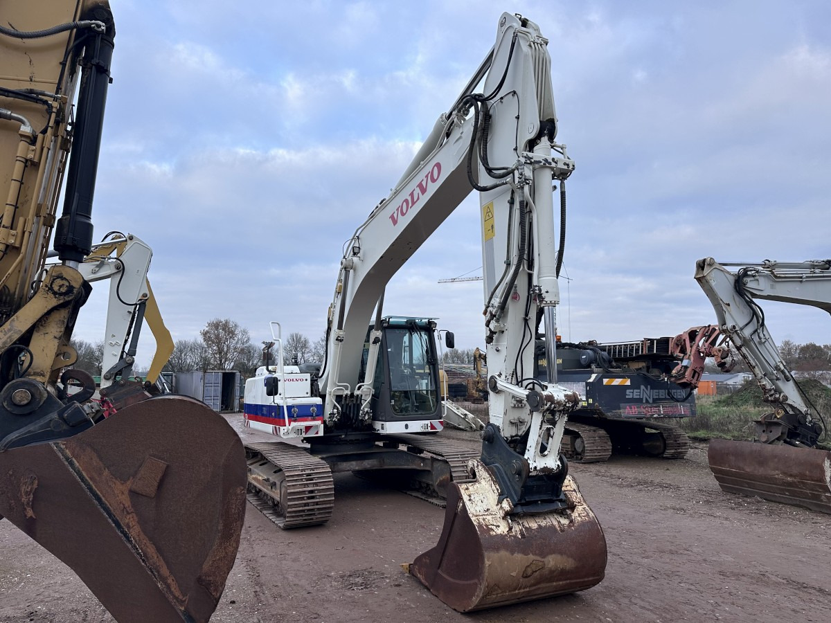 VOLVO EC 220 DL German machine! - Pelle sur chenille: photos 4 VOLVO EC 220 DL German machine! - Pelle sur chenille: photos 4