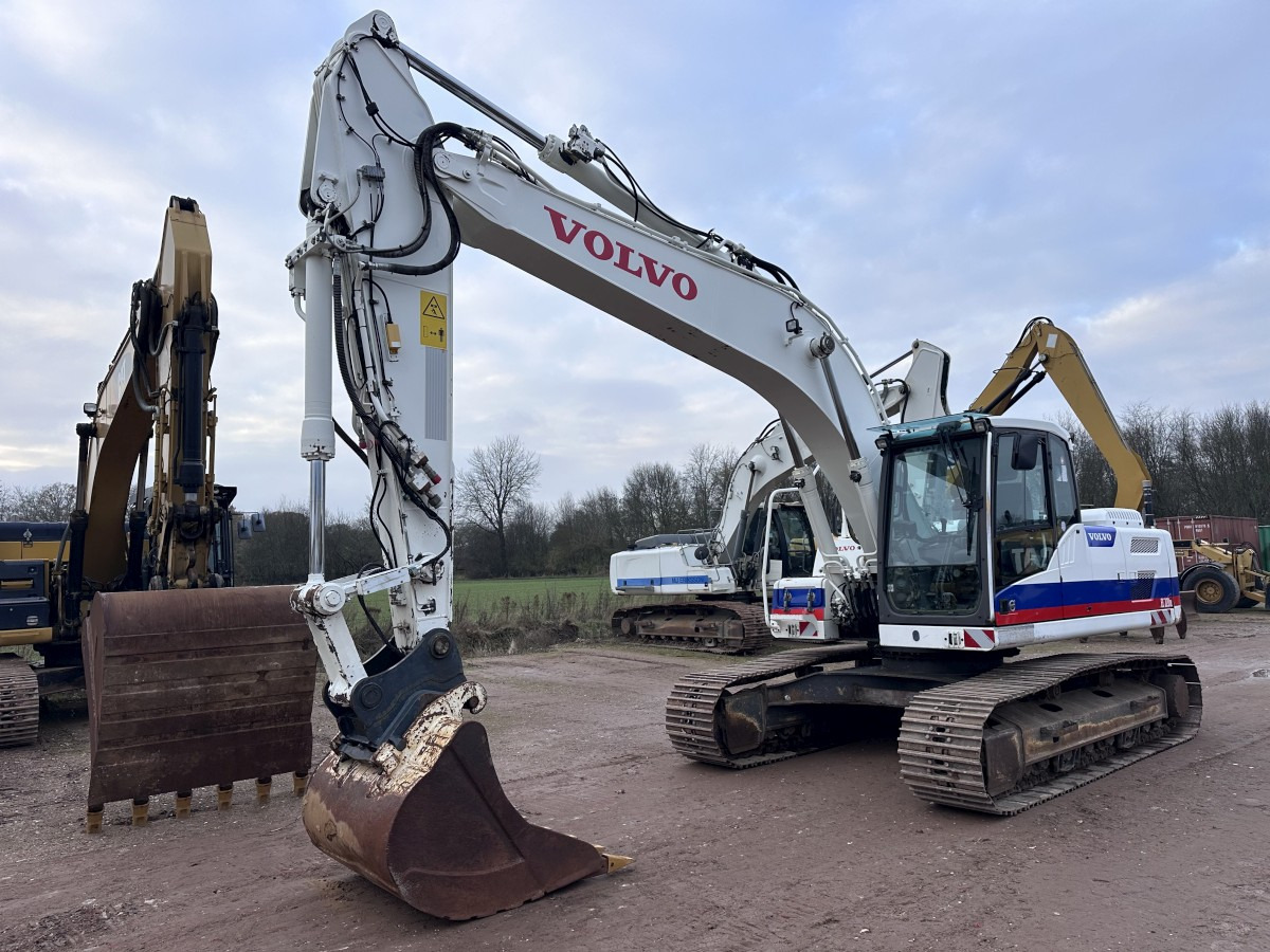 VOLVO EC 220 DL German machine! - Pelle sur chenille: photos 3 VOLVO EC 220 DL German machine! - Pelle sur chenille: photos 3