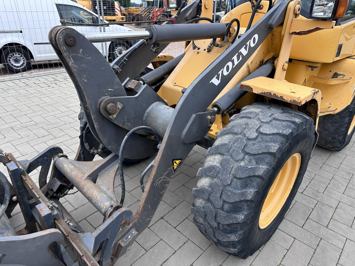 Chargeuse sur pneus VOLVO L 30 B PRO 3er Kreis Klappschaufel+Palettengabel: photos 26