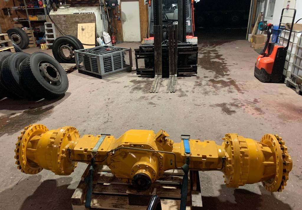 Volvo L220 E-F Achse - Axle - Hubgerüst - short boom  - Chargeuse sur pneus: photos 3 Volvo L220 E-F Achse - Axle - Hubgerüst - short boom  - Chargeuse sur pneus: photos 3