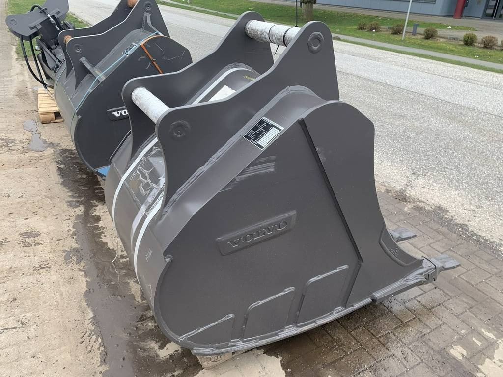 Volvo S 60 / S6 Tieflöffel bucket 1.000mm - Godet pour pelle: photos 2 Volvo S 60 / S6 Tieflöffel bucket 1.000mm - Godet pour pelle: photos 2