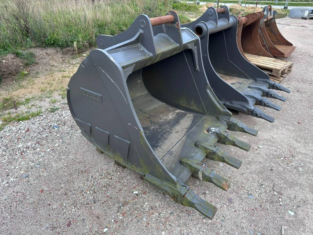 Volvo S 70 / S7 Tieflöffel bucket 1.500mm cbm 1.5 m³ - Godet pour pelle: photos 1 Volvo S 70 / S7 Tieflöffel bucket 1.500mm cbm 1.5 m³ - Godet pour pelle: photos 1