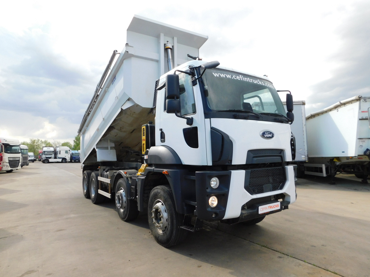 Ford 4142d 8x4 dcab e6 16s223 - Camion benne: photos 2 Ford 4142d 8x4 dcab e6 16s223 - Camion benne: photos 2