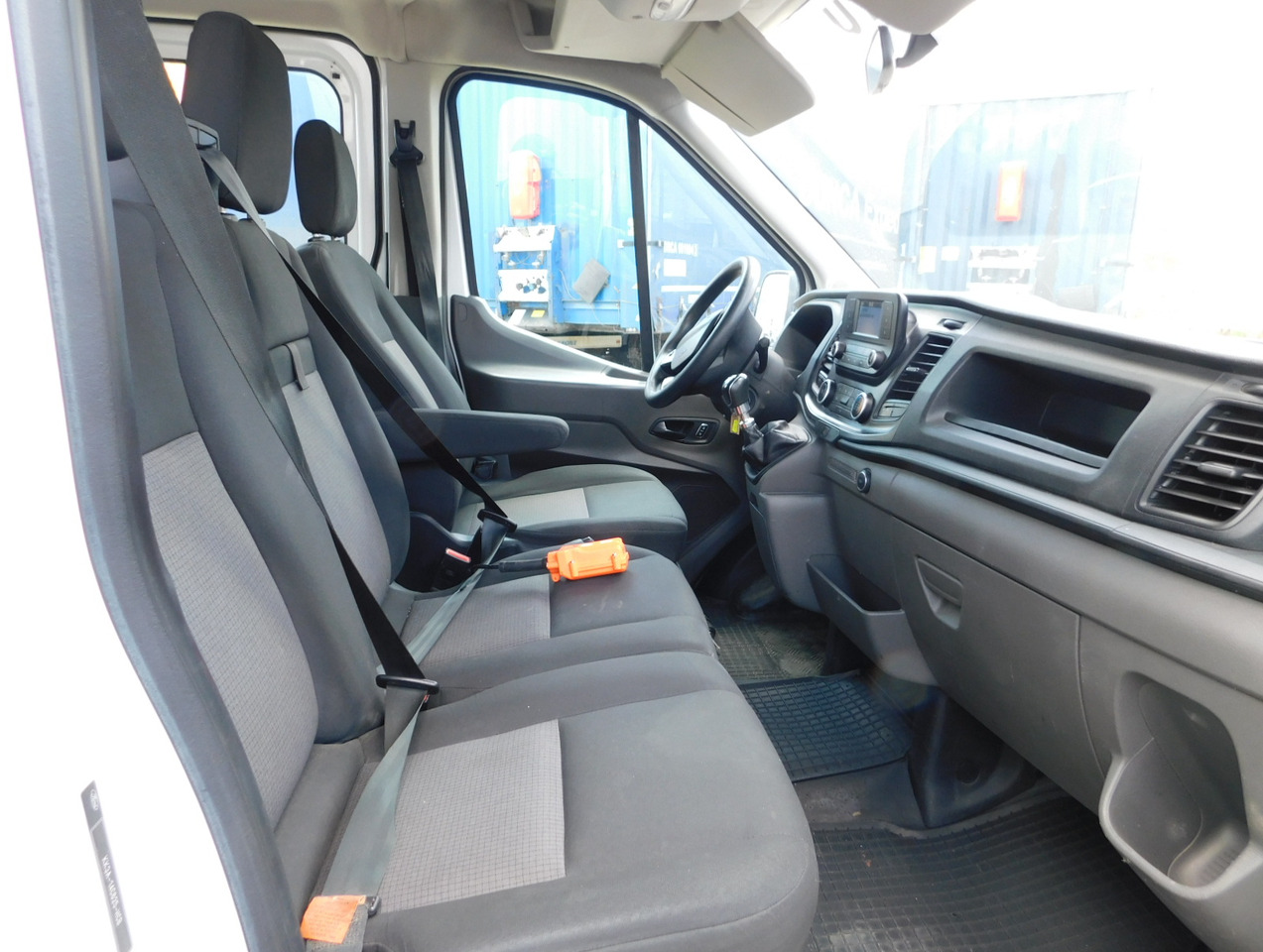 Ford Transit - Utilitaire benne: photos 5 Ford Transit - Utilitaire benne: photos 5