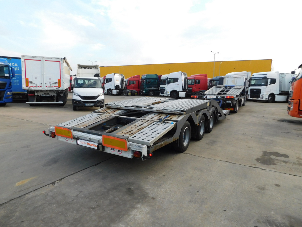 Iveco At190s45 cu remorca - Camion porte-voitures: photos 3 Iveco At190s45 cu remorca - Camion porte-voitures: photos 3