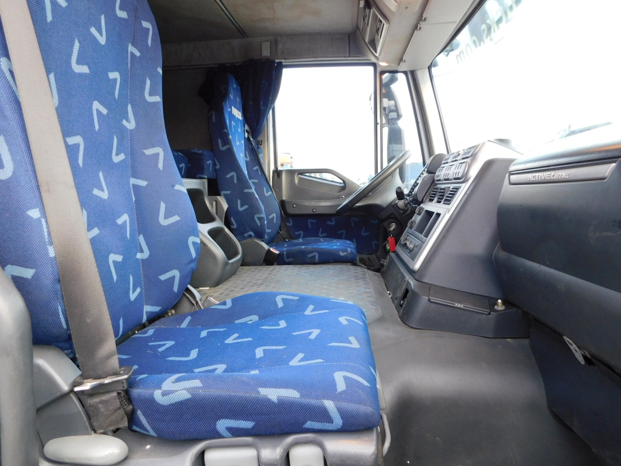 Iveco At190s45 cu remorca - Camion porte-voitures: photos 5 Iveco At190s45 cu remorca - Camion porte-voitures: photos 5